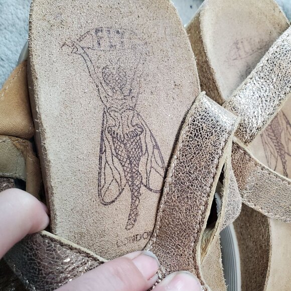 Fly London Shoes Womens EU 40 US 9-9.5 Gold Leather Wink Ankle Strap Sandals - Picture 10 of 14